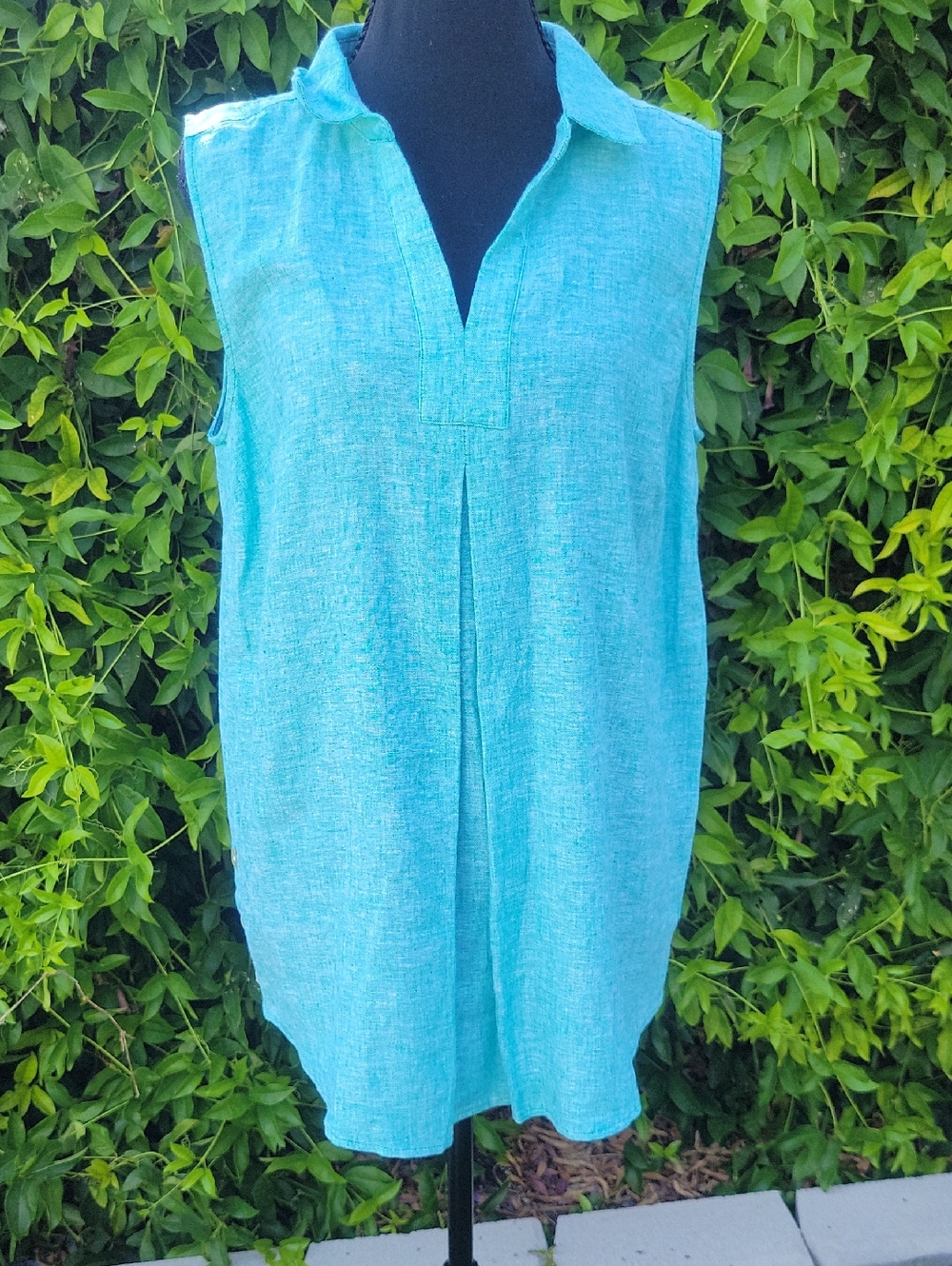 Susan Graver Sleeveless Turquoise Split V-Neck Tunic With Side Button Detail M